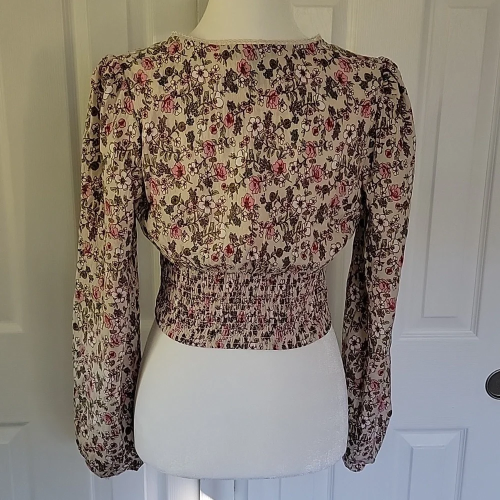 Forever 21 Floral Print Crop Top Sz. M - Picture 2 of 7